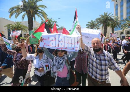 Tunesien. Mai 2021. Die Tunesische Arbeiterunion (UGTT) ruft am 19. Mai 2021 in Bardo, Tunis, Tunesien, zu einer nationalen Demonstration zur Unterstützung der Palästinenser auf. (Foto von Mohamed Krit/ Quelle: SIPA USA/Alamy Live News Stockfoto