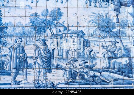 Wandbild aus typischen blauen Fliesen Azulejos in der Kathedrale Sé do Porto, Porto, Portugal, Europa Wandbild aus typischen blauen Fliesen Azule Stockfoto