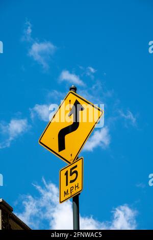 Straßenverkehrsschild auf dem Viadukt der Park Avenue in New York City, USA Stockfoto