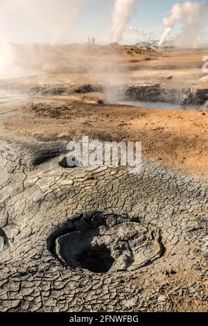 Astronaut in der Landschaft des Mars, Island Stockfoto