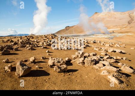 Astronaut in der Landschaft des Mars, Island Stockfoto