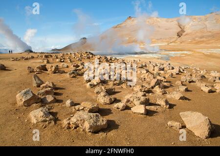 Astronaut in der Landschaft des Mars, Island Stockfoto