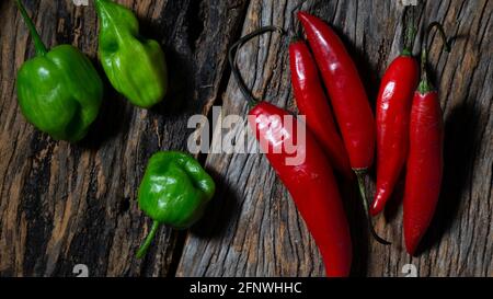 dedo de moça und pimenta de cheiro, brasilianische Chilischote Stockfoto