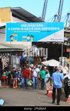 Salvador, Brasilien. Mai 2021. Bewegung in der Feira de São Joaquim, an diesem Mittwochmorgen, (19), in Salvador, (BA). Auf dem Foto der Haupteingang zur Messe. Kredit: Mauro Akiin Nassor/FotoArena/Alamy Live Nachrichten Stockfoto