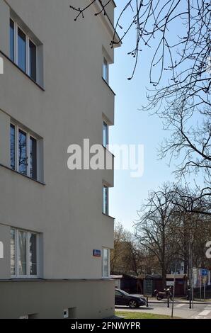Wohngebäude der Warschauer Wohngenossenschaft, Zoliborz-Bezirk, Warschau, Polen Stockfoto