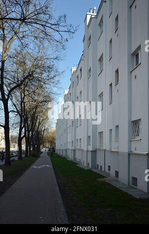 Wohngebäude der Warschauer Wohngenossenschaft, Zoliborz-Bezirk, Warschau, Polen Stockfoto