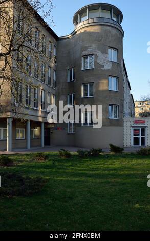 Wohngebäude der Warschauer Wohngenossenschaft, Zoliborz-Bezirk, Warschau, Polen Stockfoto