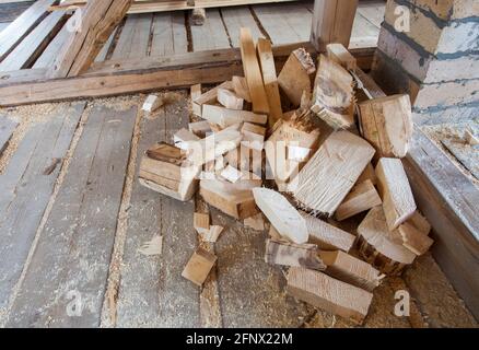 Holzschrott für den Hausbau Stockfoto