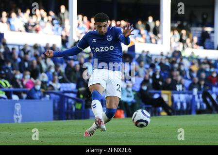 Everton, Großbritannien. Mai 2021. Ben Godfrey von Everton in Aktion. Premier League Spiel, Everton gegen Wolverhampton Wanderers am Mittwoch, 19. Mai 2021 im Goodison Park in Liverpool. Dieses Bild darf nur für redaktionelle Zwecke verwendet werden. Nur zur redaktionellen Verwendung, Lizenz für kommerzielle Nutzung erforderlich. Keine Verwendung in Wetten, Spielen oder einem einzigen Club / Liga / Spieler Publikationen. PIC von Chris Stading / Andrew Orchard Sport Fotografie / Alamy Live News Kredit: Andrew Orchard Sport Fotografie / Alamy Live News Stockfoto