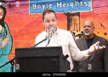 Boyle Heights, Kalifornien, USA. Mai 2021. French Stewart spricht während des Senators Susan Rubio's Senate Bill 805 (SB 805) ''Save the Performing Arts Act of 2021'' Pressekonferenz. Bild: Billy Bennight/ZUMA Wire/Alamy Live News Stockfoto