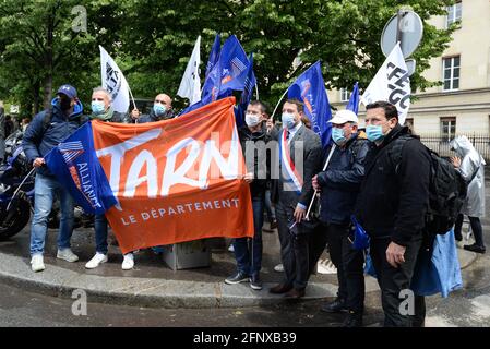 Paris Versammlung wütender Polizisten. 35000 Personen laut den Organisatoren, und Abgeordnete von allen Seiten sind anwesend. Stockfoto