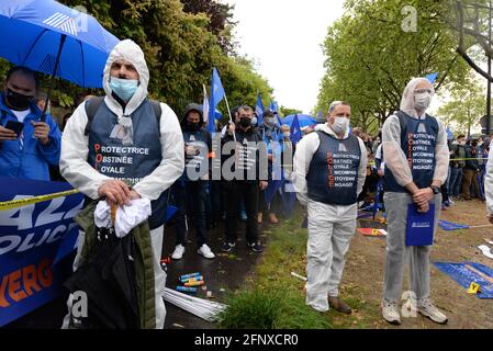 Paris Versammlung wütender Polizisten. 35000 Personen laut den Organisatoren, und Abgeordnete von allen Seiten sind anwesend. Stockfoto