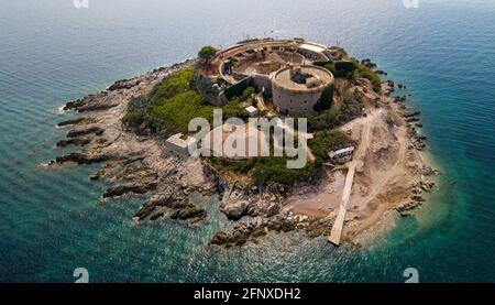 Luftaufnahme der Insel Mamula, Rondina. Fort Mamula verhindert den Eintritt des Feindes in die Bucht von Kotor. Montenegro Stockfoto