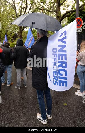 Paris Versammlung wütender Polizisten. 35000 Personen laut den Organisatoren, und Abgeordnete von allen Seiten sind anwesend. Stockfoto