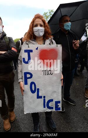 Paris Versammlung wütender Polizisten. 35000 Personen laut den Organisatoren, und Abgeordnete von allen Seiten sind anwesend. Stockfoto
