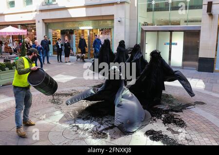 London, Großbritannien. 19 Mai 2021. Protest der Extinction Rebellion vor den INEOS Büros in Knightsbridge. Quelle: Waldemar Sikora Stockfoto