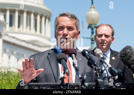 Washington, Vereinigte Staaten Von Amerika. Mai 2021. Der Vertreter der Vereinigten Staaten, Jody HICE (Republikaner von Georgien), hält am Mittwoch, den 19. Mai 2021, vor dem US-Kapitol in Washington, DC, eine Rede während einer Pressekonferenz zum aktuellen Konflikt zwischen Israel und der Hamas. Quelle: Rod Lampey/CNP/Sipa USA Quelle: SIPA USA/Alamy Live News Stockfoto