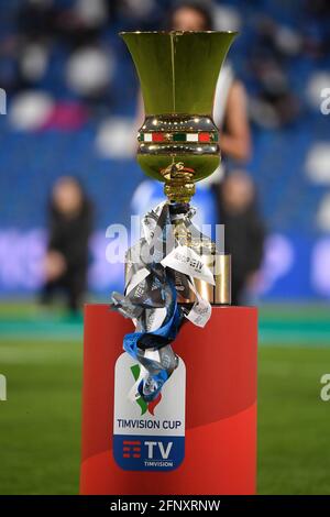 Reggio Emilia, Italien. Mai 2021. Trophäe „Italien Cup“ während des italienischen „Serie A Italien Cup“-Spiels zwischen Atalanta 1-2 Juventus im Mapei-Stadion am Mai. 19, 2021 in Reggio Emilia, Italien. Kredit: Maurizio Borsari/AFLO/Alamy Live Nachrichten Gutschrift: Aflo Co. Ltd./Alamy Live Nachrichten Stockfoto