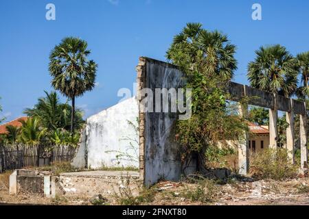 Verwahrlost Haus, das während des Bürgerkrieges Schaden erlitten, Mullaitivu, Northern Province, Sri Lanka Stockfoto