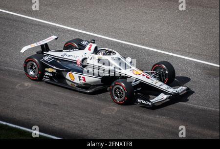 Indianapolis, Usa. Mai 2021. Josef Newgarden tritt am Mittwoch, den 19. Mai 2021 in Indianapolis, Indiana, während des Trainings zur Indinanapolis 500 2021 in den Kurs ein. Foto von Edwin Locke/UPI Credit: UPI/Alamy Live News Stockfoto