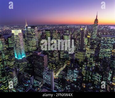 2005 HISTORISCHES EMPIRE STATE BUILDING SKYLINE VON MIDTOWN MANHATTAN NEW YORK STADT USA Stockfoto