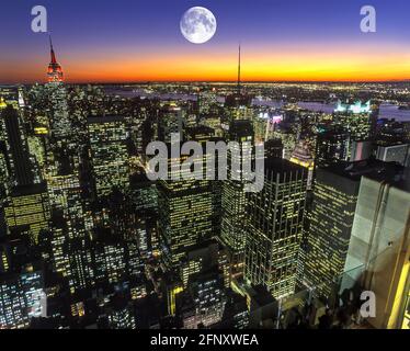 2005 HISTORISCHES EMPIRE STATE BUILDING SKYLINE VON MIDTOWN MANHATTAN NEW YORK STADT USA Stockfoto