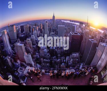 2005 HISTORISCHES EMPIRE STATE BUILDING SKYLINE VON MIDTOWN MANHATTAN NEW YORK STADT USA Stockfoto