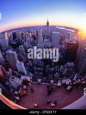 2005 HISTORISCHES EMPIRE STATE BUILDING SKYLINE VON MIDTOWN MANHATTAN NEW YORK STADT USA Stockfoto