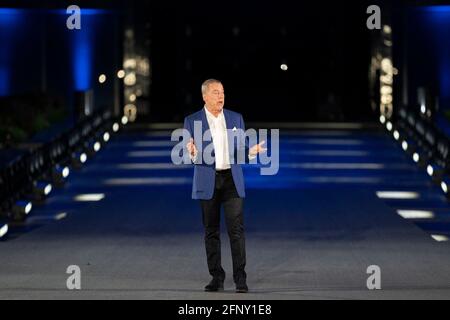 Dearborn, Michigan, USA. Mai 2021. Der Vorstandsvorsitzende der Ford Motor Company, BILL FORD, spricht bei einer Veranstaltung, bei der der neue vollelektrische Pickup am 19. Mai 2021 im Ford World Headquarters in Dearborn, Michigan, vorgestellt wird. Kredit: Dominick Sokotoff/ZUMA Wire/Alamy Live Nachrichten Stockfoto