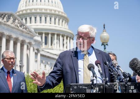 Der US-Repräsentant Glenn Grothman (Republikaner von Wisconsin) schließt sich anderen Abgeordneten des Republikanischen Israel Caucus im Repräsentantenhaus zu einer Pressekonferenz über den Israel- und Hamas-Konflikt vor dem US-Kapitol in Washington, DC, USA, am Mittwoch, den 19. Mai, 2021. Foto von Rod Lampey/CNP/ABACAPRESS.COM Stockfoto