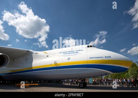 Cockpit des Frachtflugzeugs Antonov 224 auf der International Air ILA 2018 anzeigen Stockfoto