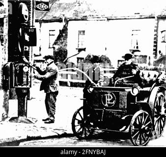 Transport / Transport, Auto, Tankstelle, ZUSÄTZLICHE-RECHTE-FREIGABE-INFO-NICHT-VERFÜGBAR Stockfoto