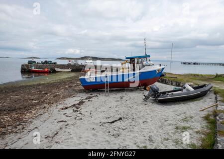 Kleine Boote im Hafen von Craighouse, Isle of Jura, Inner Hebrides, Schottland. Stockfoto