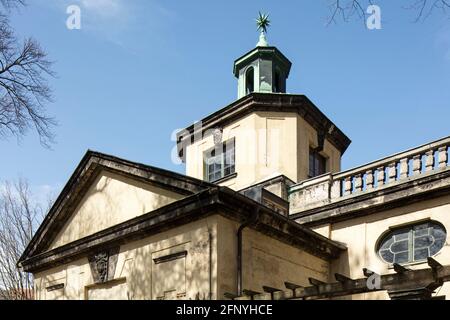 München, Maximilianswerk (Maxwerk), Wasserkraftwerk, Zustand vor Sanierung 04/2020, Südseite Stockfoto