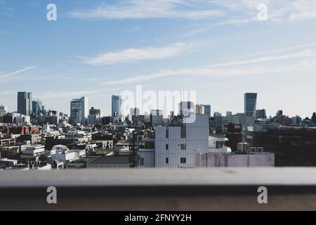 Tokio, Japan - 14. Januar 2016: okyo, Japan, Stadtpanorama von Tokio. Der Blick auf Omotesando Stockfoto