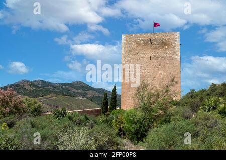 Espolon Turm in mittelalterlicher Burg in der Stadt Lorca, Murcia, Spanien. Stockfoto