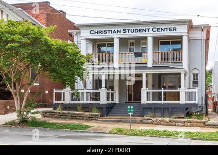 CHATTANOOGA, TN, USA-8. MAI 2021: Frontansicht des Christian Student Center der University of Tennessee in Chattanooga. Stockfoto