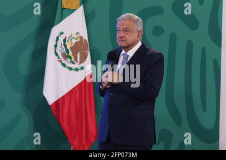 Mexiko-Stadt, Mexiko. Mai 2021. MEXIKO-STADT, MEXIKO - 19. MAI: Mexikos Präsident Andres Manuel Lopez Obrador trifft sich mit den Medien während einer Pressekonferenz im Nationalpalast am 19. Mai 2021 in Mexiko-Stadt, Mexiko. (Foto von Eyepix/Sipa USA) Quelle: SIPA USA/Alamy Live News Stockfoto