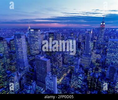 2005 HISTORISCHES EMPIRE STATE BUILDING SKYLINE VON MIDTOWN MANHATTAN NEW YORK STADT USA Stockfoto