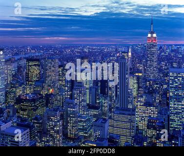 2005 HISTORISCHES EMPIRE STATE BUILDING SKYLINE VON MIDTOWN MANHATTAN NEW YORK STADT USA Stockfoto