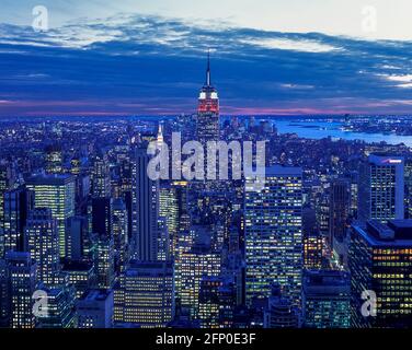 2005 HISTORISCHES EMPIRE STATE BUILDING SKYLINE VON MIDTOWN MANHATTAN NEW YORK STADT USA Stockfoto