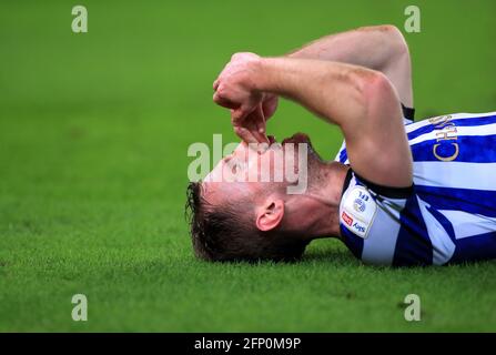 Datei-Foto vom 16-02-2021 von Sheffield Wednesday's Tom Lees reagiert während des Sky Bet Championship-Spiels im bet365 Stadium, Stoke-on-Trent. Bilddatum: Dienstag, 16. Februar 2021. Ausgabedatum: Donnerstag, 10. Mai 2021. Stockfoto