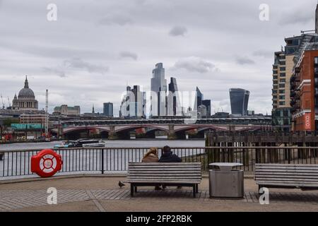 London, Großbritannien. Mai 2021. Skyline der Stadt London an einem bewölkten Tag. (Kredit: Vuk Valcic / Alamy Live News) Stockfoto