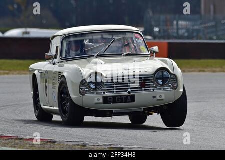 John Andon, Triumph TR4, Ecurie Classic Racing, Historic Sports Car Club, HSCC, Jim Russell Trophy Meeting, 2021. April, Snetterton, Norfolk, Great Römerbrücke Stockfoto