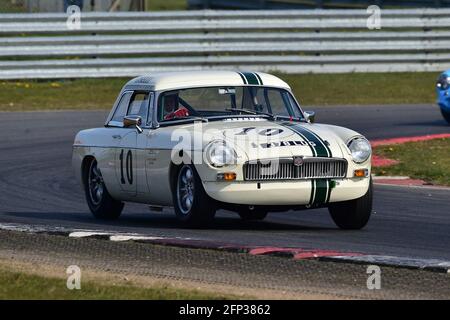 David Eales, MG B, Ecurie Classic Racing, Historic Sports Car Club, HSCC, Jim Russell Trophy Meeting, April 2021, Snetterton, Norfolk, Großbritannien. Stockfoto