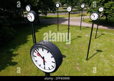 Installation 'Zeitfeld' des Künstlers Klaus Rinke am Eingang zum Volksgarten im Süden Düsseldorfs. Stockfoto