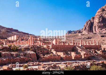 Der Temeno oder der Heilige Bezirk in Petra, Jordanien. Stockfoto