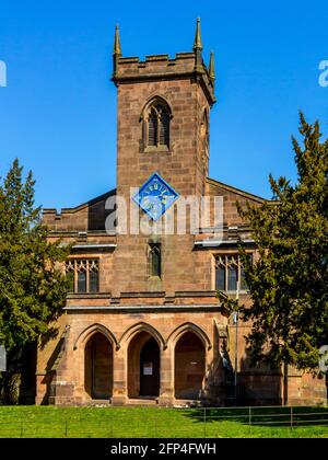 St Mary's Church in Cromford Derbyshire England ein denkmalgeschütztes Gebäude der Klasse 1, in dem Sir Richard Arkwright, der in der Nähe von Cromford Mill gebaut hat, begraben ist. Stockfoto