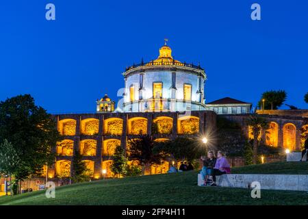 Kloster Mosteiro da Serra do Pilar in der Abenddämmerung, Vila Nova de Gaia, Portugal, Europa Kloster Mosteiro da Serra do Pilar in der Abenddämmerung, Vila Stockfoto