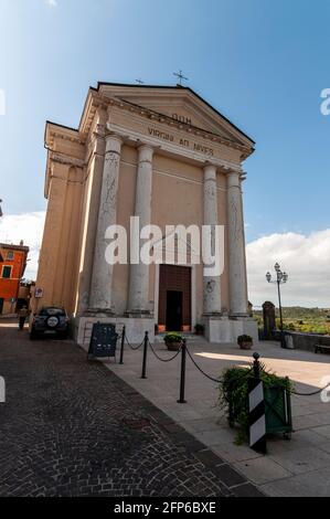 St. Maria die Jungfrau in Raffa, kleines jahrhundertealtes Dorf, Raffa, 3 km westlich der Stadt Salo am Gardasee in der Provinz Brescia in Nor Stockfoto